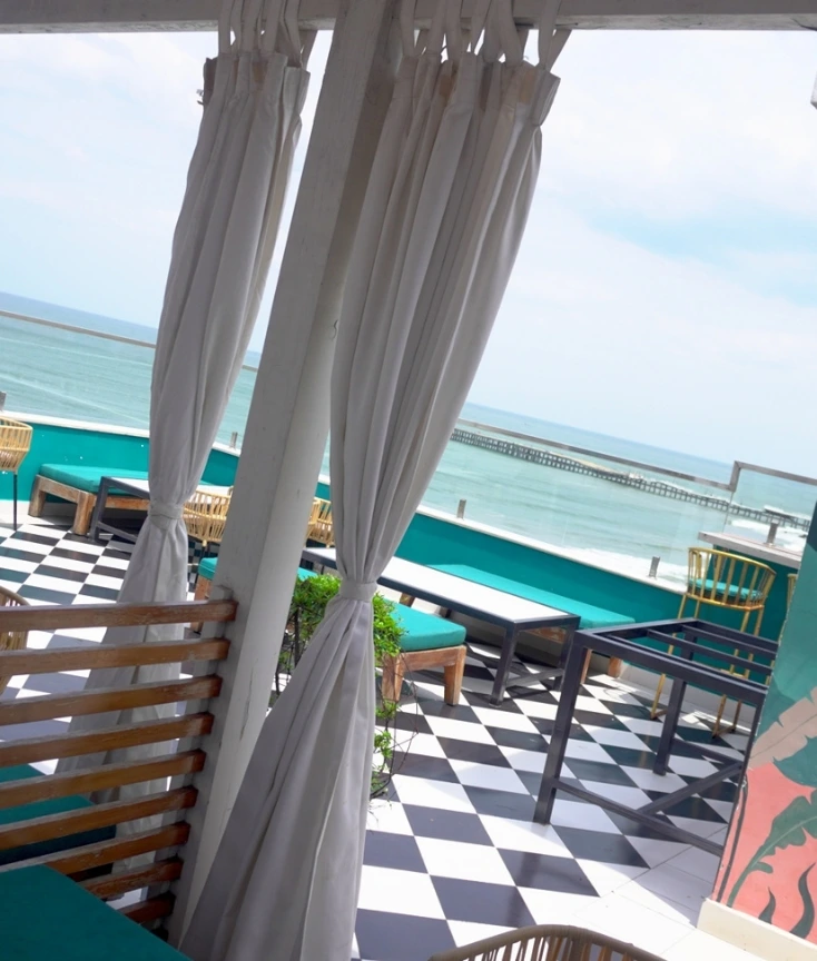 Hook Lounge in pondicherry best pub in pondicherry