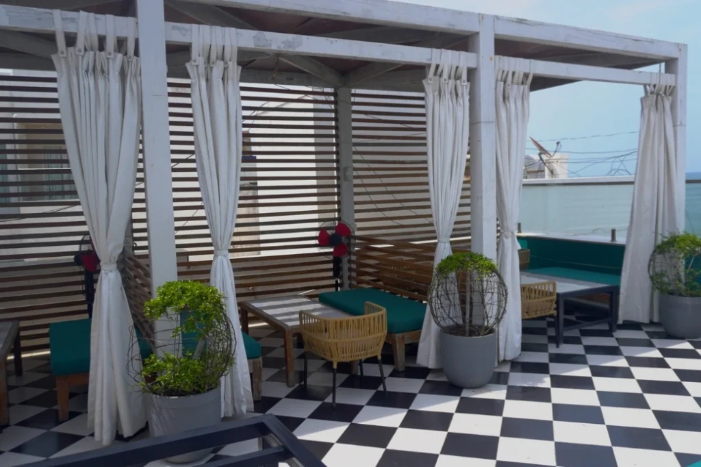 Hook Lounge in pondicherry best pub in pondicherry